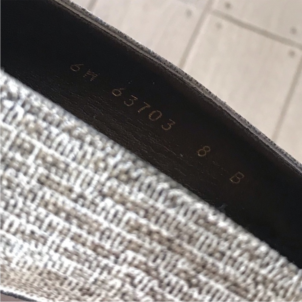 Stuart Weitzman Low Heel Size 8 - image 5